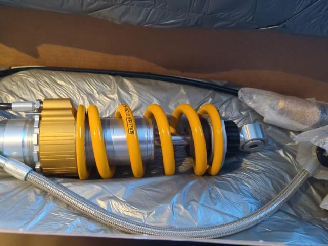 Monster 937, ohlin rear shock, raised seat and tail tidy 5