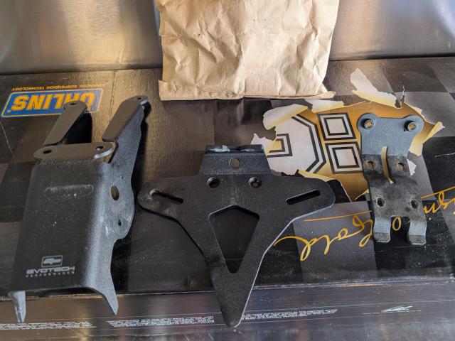 Monster 937, ohlin rear shock, raised seat and tail tidy 4