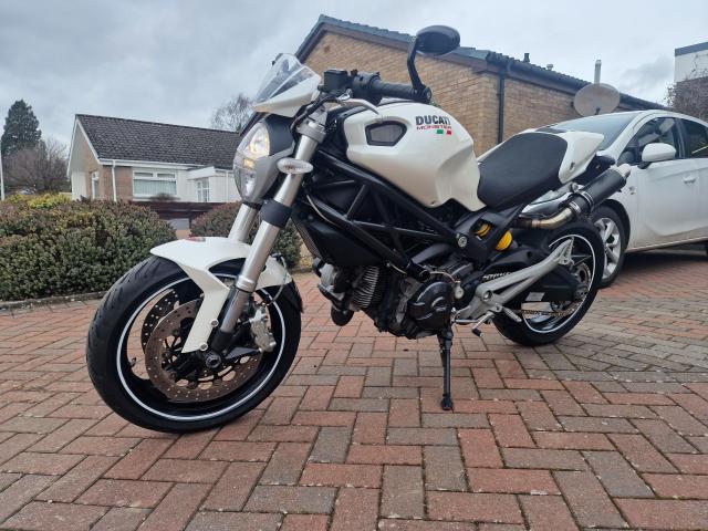 Ducati Monster 696 Plus 4