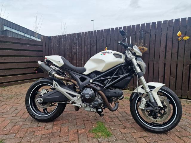 Ducati Monster 696 Plus 5