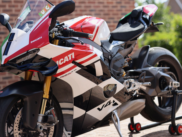 Ducati V4S Panigale Tricolore 2