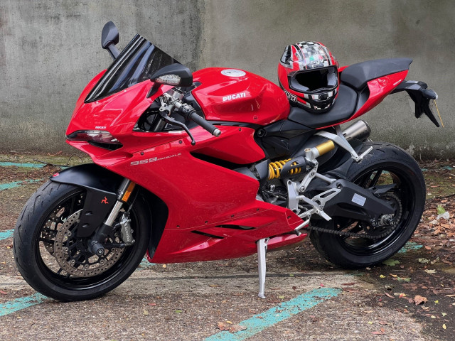Ducati Panigale 959 Akrapovic 2016 10k miles  1