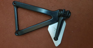 748/916 pillion footrest hangers(pair)