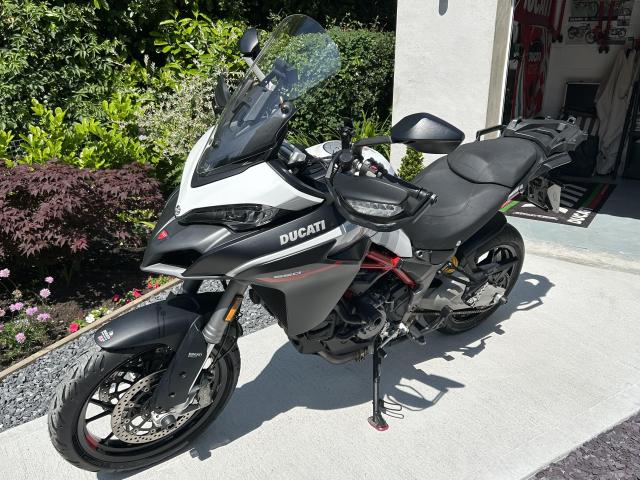 Multistrada 950 s Touring GP White 1