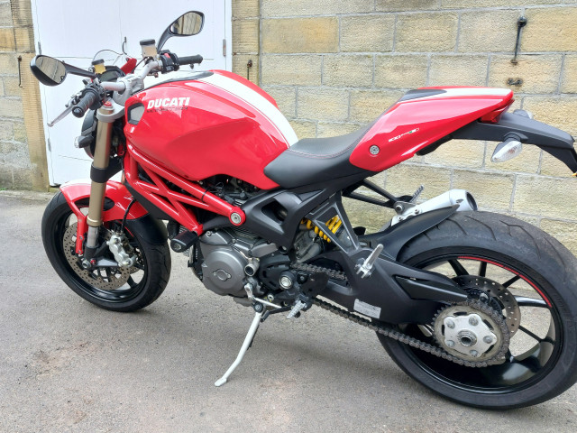 Ducati Monster 1100 Evo 6