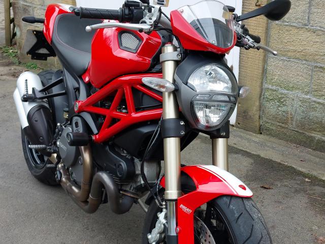 Ducati Monster 1100 EVO 2