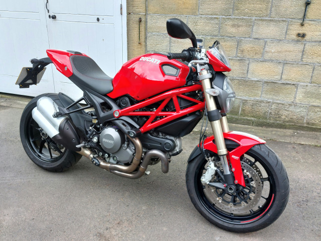Ducati Monster 1100 Evo 0