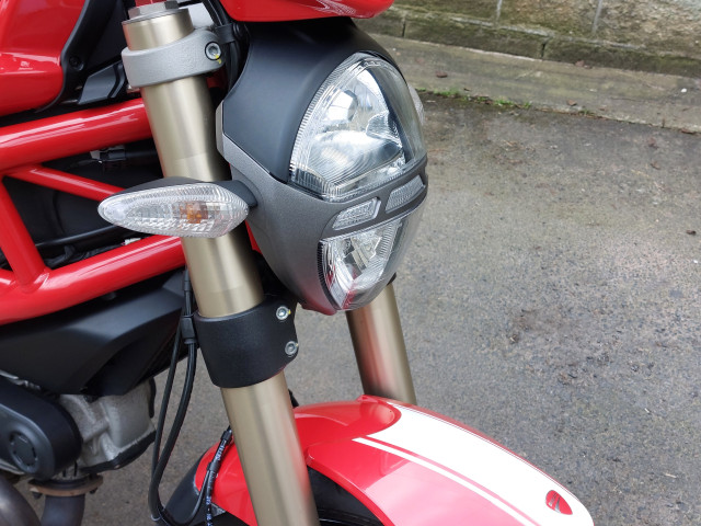 Ducati Monster 1100 Evo 9