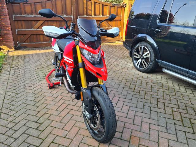 Ducati Hypermotard 950 SP 2022(72) 9