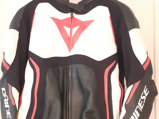 DAINESE TUONO D-AIR PIECE SUIT SIZE ( 52 ) 1