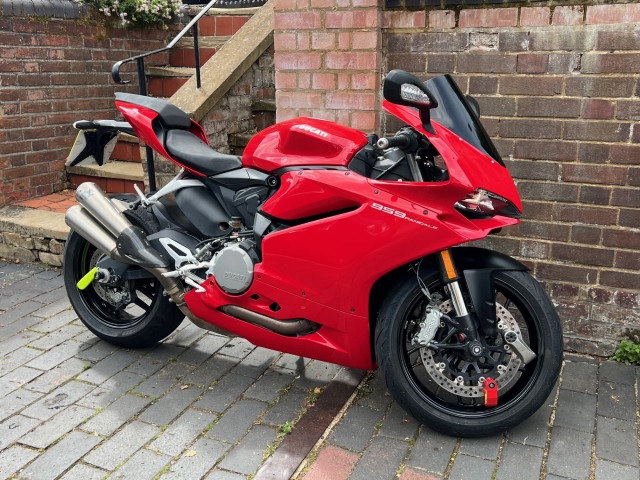 Ducati Panigale 959 Akrapovic 2016 10k miles  3