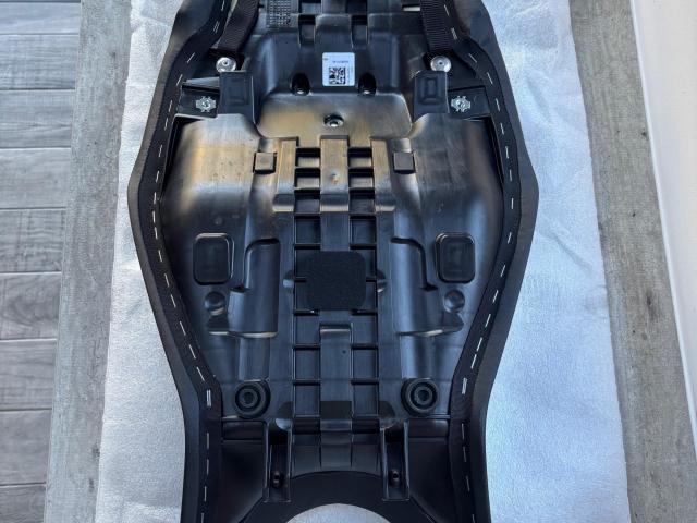 Ducati SuperSport 939 950 2017-2025 Lowered Low Seat -20mm 96880991AA Genuine 3