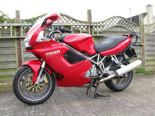 Ducati ST3 2004 - See description it needs work  3