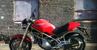 Ducati Monster M900