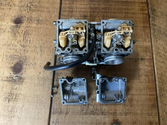 Ducati 900ss Mikuni carbs 1