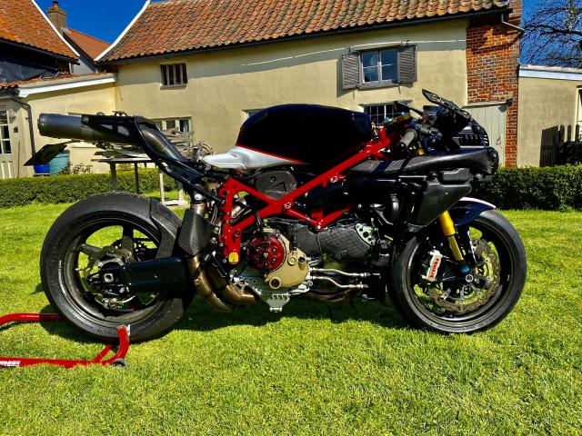 Ducati 749 R 4