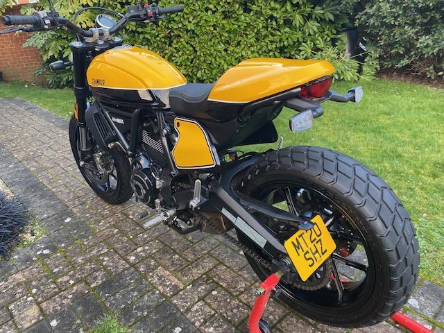 Ducati Scrambler 800 Full Throttle 2