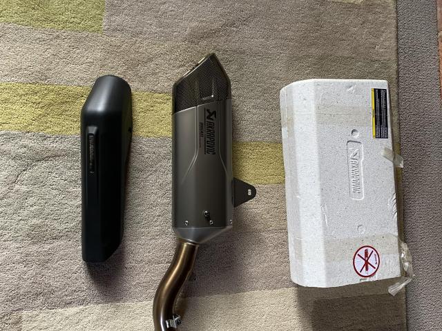 Multistrada 1200 V4 Akrapovic slip on end can 1