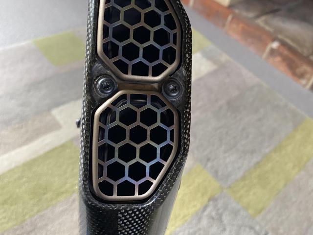 Multistrada 1200 V4 Akrapovic slip on end can 4