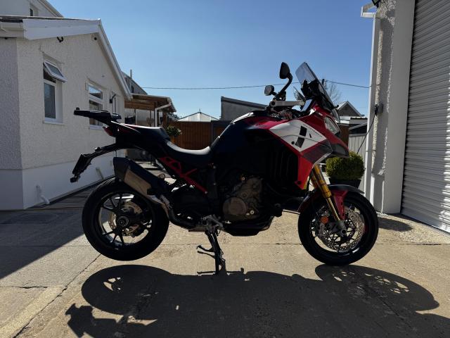 Multistrada V4 Pikes Peak 3