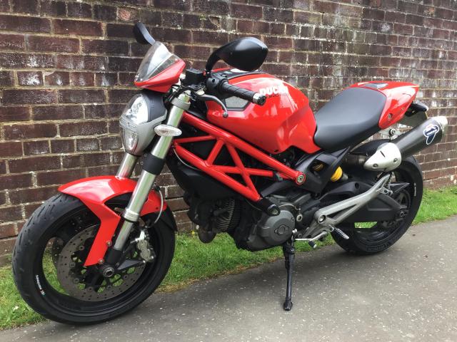 Ducati 696 Monster + 1