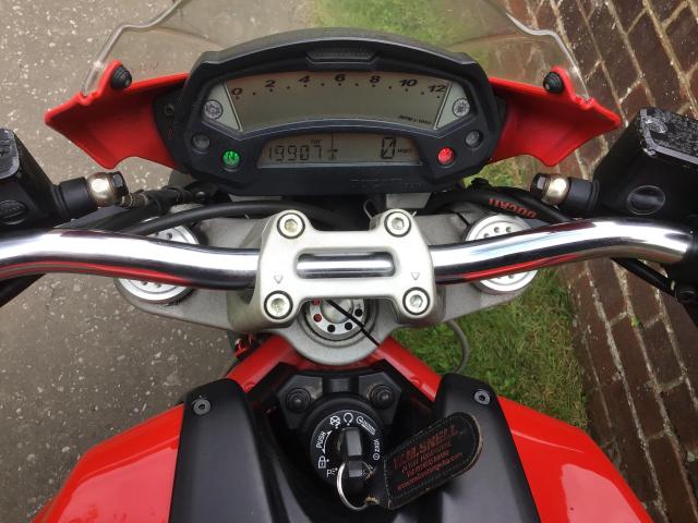 Ducati 696 Monster + 7