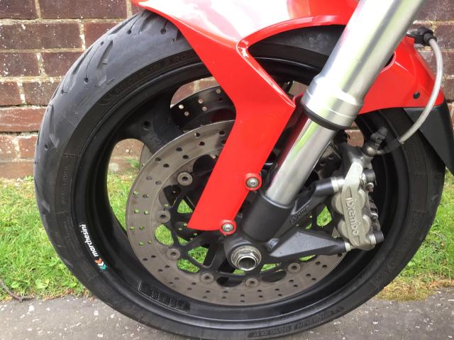 Ducati 696 Monster + 6