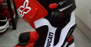 Ducati TCX racing boots brand new size 9 CE approved.