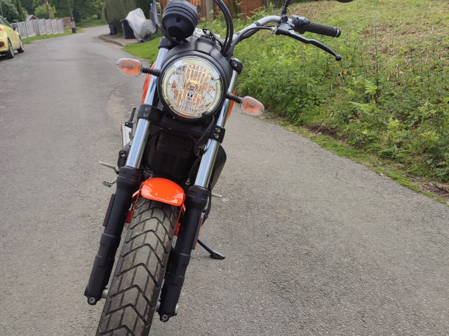 Ducati Scrambler 400 3