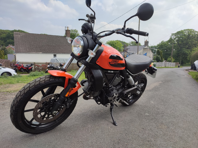 Ducati Scrambler 400 4