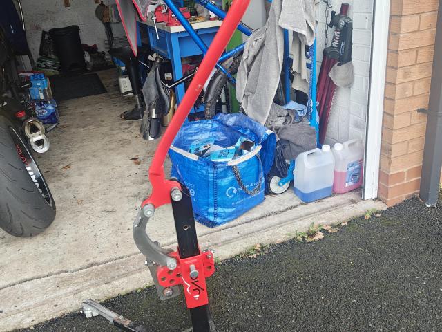 1-Jack bike lifter with Diavel gen 2 fittings and Constand plate and fittings 2