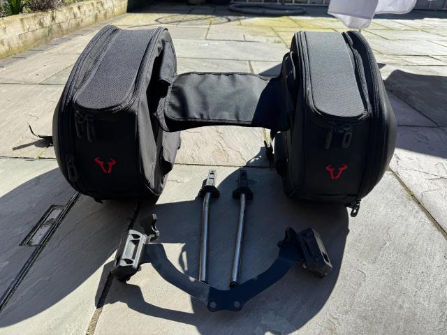 SW Motech PRO BLAZE H SADDLEBAG SET DUCATI STREETFIGHTER V2 1