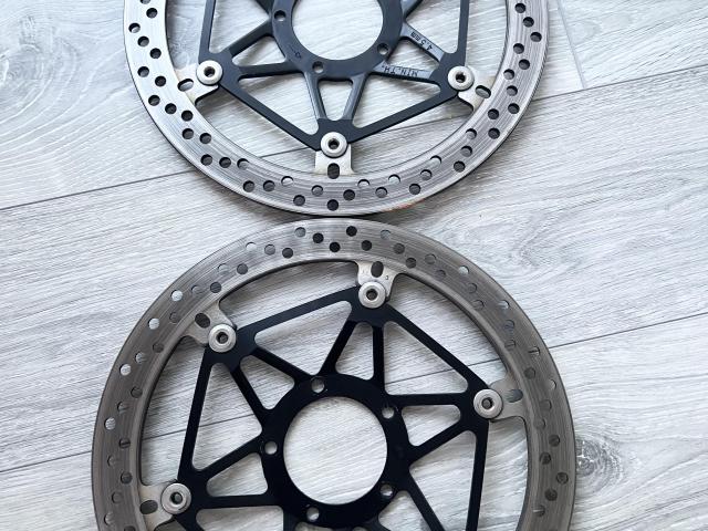 Panigale V4 / Streetfighter V4 front brake discs 9 Panigale V4 / Streetfighter V4 front brake discs 9