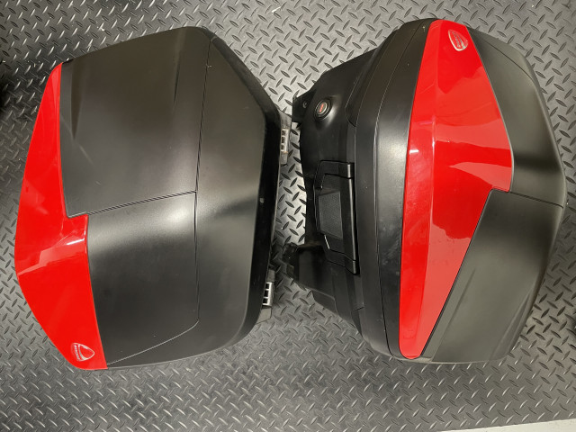 Multistrada 1260 Rigid Panniers with Bag Liners 0