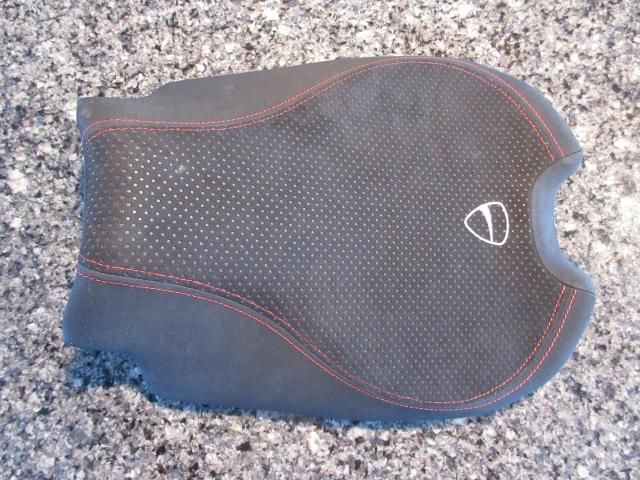 Streetfighter V4S 2020 comfort seat 2