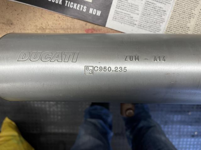 Ducati 748/916 Exhaust L&R 3