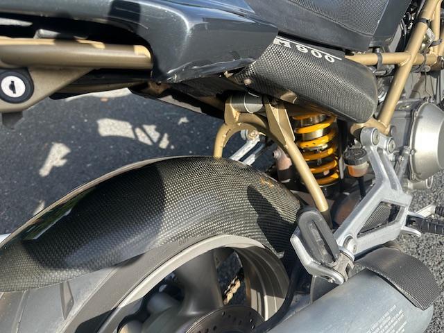 Ducati M900 Monster 3