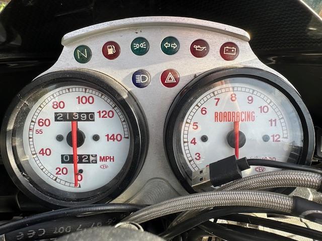 Ducati M900 Monster 1