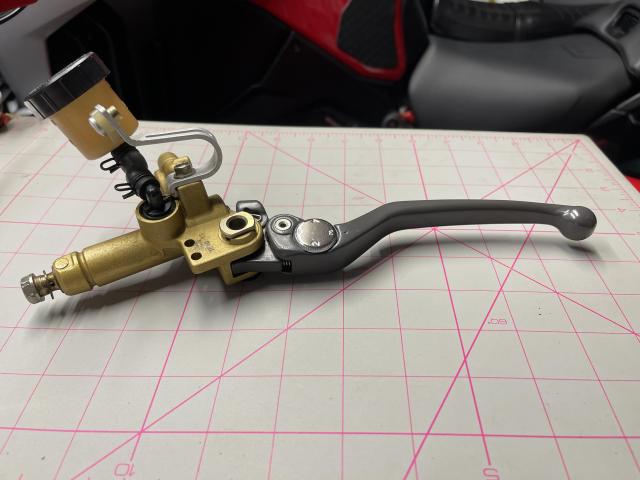 Complete Clutch Master Cylinder, Reservoir and adjustable lever - 916, 748, 996 0