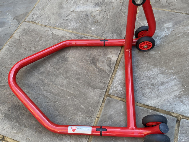 Single Sided Paddock Stand 1
