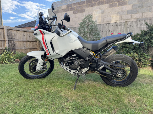 Ducati DesertX 937 cc 1