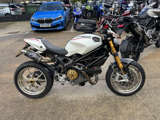 ducati monster 1100 s 0