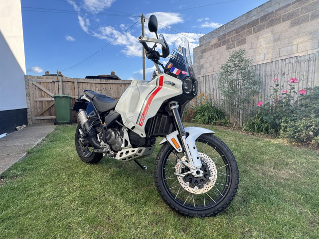 Ducati DesertX 937 cc 3