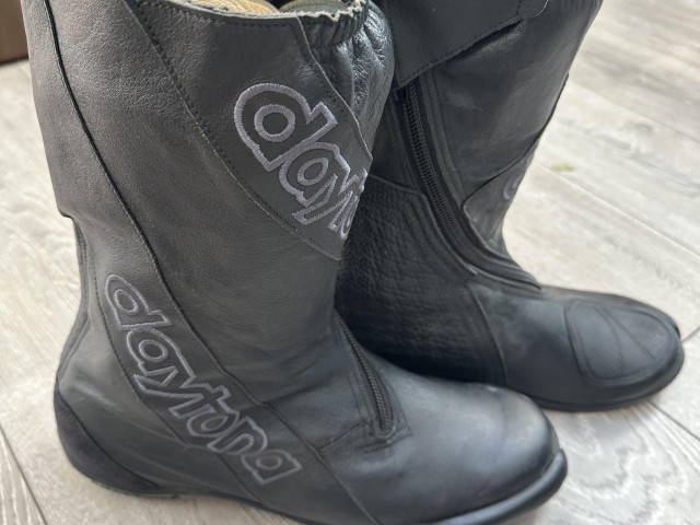 Daytona Evo Boots - Size EU 44 - UK 9.5 1 Daytona Evo Boots - Size EU 44 - UK 9.5 1