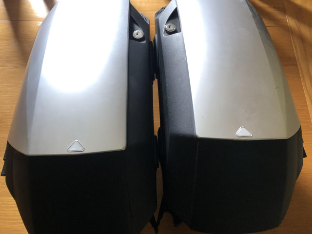 Shad SH23 pair of 23 litre side panniers 5