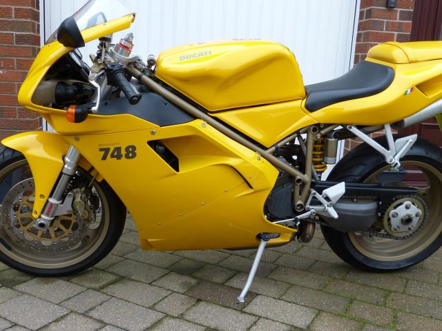 Ducati 748 E 0