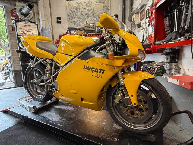 Ducati 748s 4