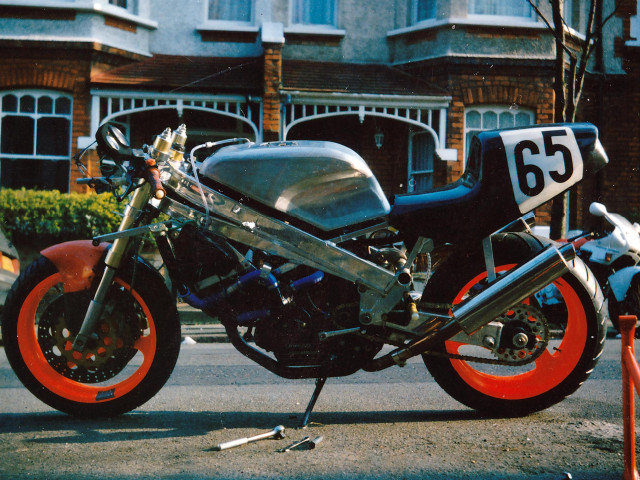 Spondon-Ducati (Paso 906) Racing Bike 1