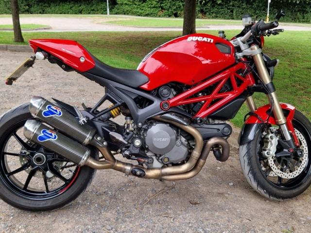 Ducati Monster 1100 Evo 0
