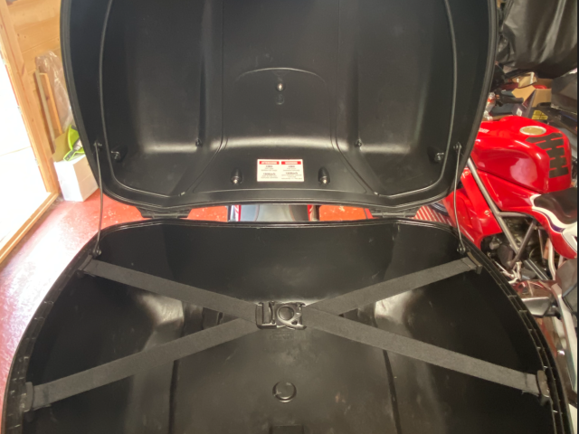 Multistrada Top Box & inner bag 3